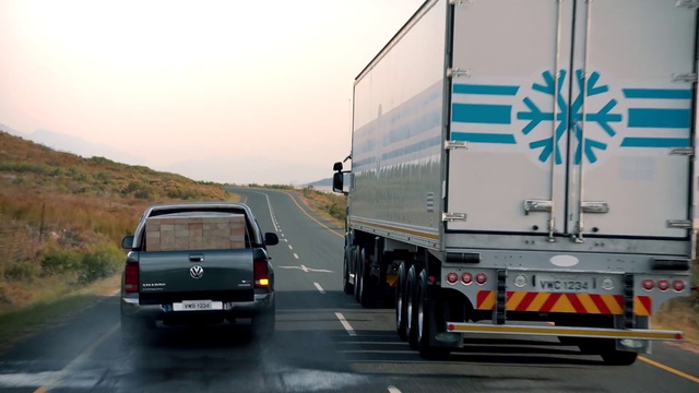 Video Reference: Land vehicle, Vehicle, Transport, Mode of transport, Motor vehicle, Car, Commercial vehicle, Highway, Truck, Road