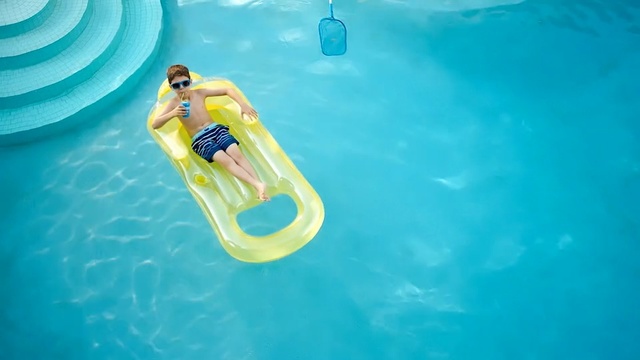 Video Reference: Water, Aqua, Fun, Leisure, Swimming pool, Recreation, Water park, Yellow, Summer, Leisure centre