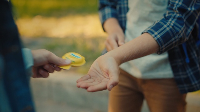 Video Reference: yellow, photograph, hand, finger, fun, child, girl, photography, leg, play