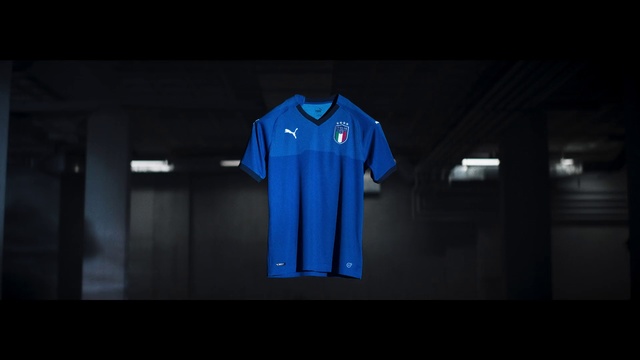 Video Reference: Clothing, T-shirt, Blue, Cobalt blue, Sportswear, Black, Electric blue, Sports uniform, Jersey, Sleeve