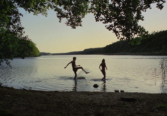 Video Reference: People in nature, Water, Sky, Lake, River, Fun, Water resources, Shore, Tree, Summer