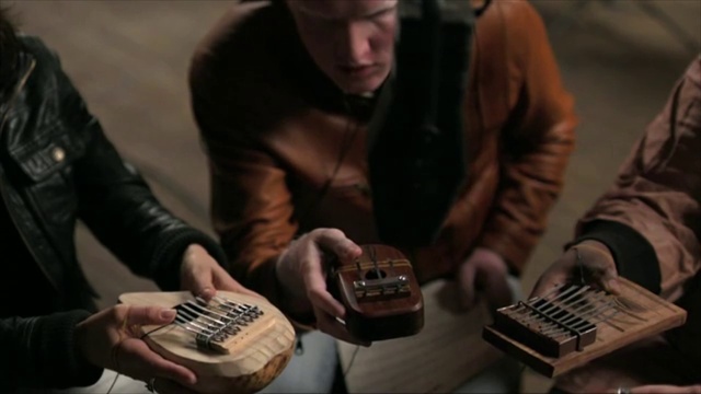 Video Reference: String instrument, Musical instrument, Hand, Plucked string instruments, Music, Musician, String instrument