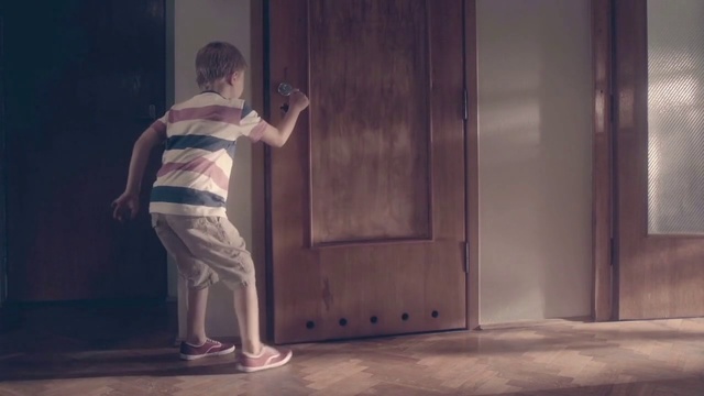 Video Reference: Standing, Light, Human, Performance art, Room, Floor, Photography, Hardwood, Performance, Wood