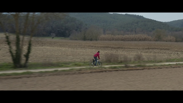 Video Reference: Grassland, Plain, Rural area, Ecoregion, Vehicle, Grass, Pasture, Landscape, Recreation, Steppe
