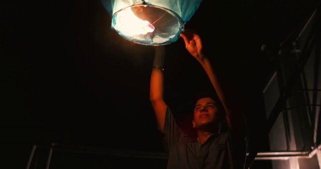 Video Reference: Light, Lighting, Fun, Darkness, Light fixture, Performance art, Performance, Lamp, Lighting accessory