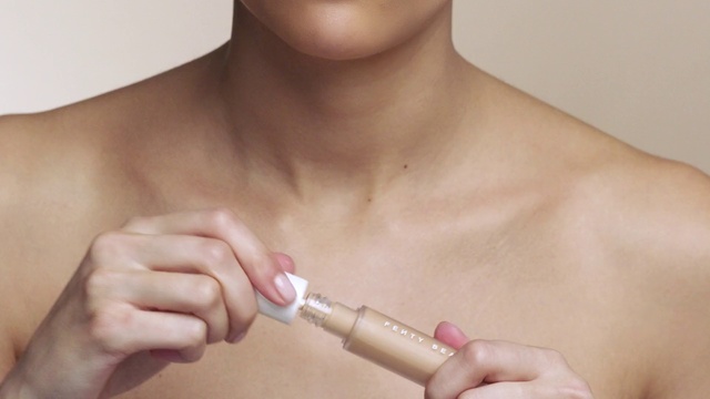 Video Reference: Skin, Hand, Neck, Arm, Finger, Lip, Muscle, Nail