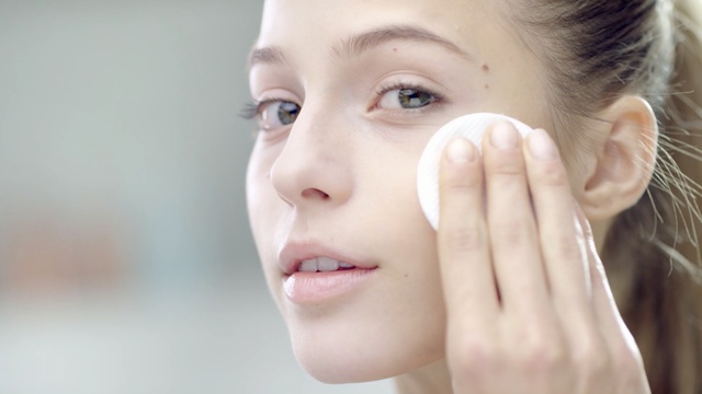 Video Reference: Face, Skin, Nose, Eyebrow, Cheek, Lip, Chin, Head, Beauty, Forehead, Person