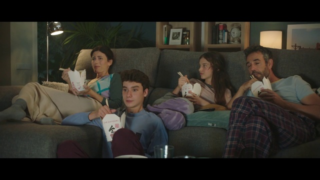 Video Reference: People, Snapshot, Fun, Sitting, Youth, Friendship, Human, Conversation, Couch, Adaptation