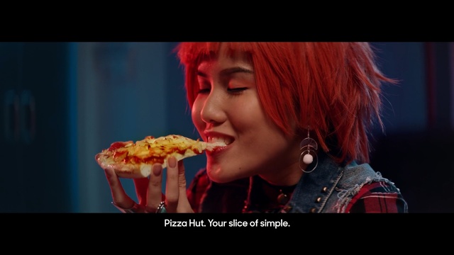 Video Reference: human hair color, singing, singer, girl, mouth, human body, music, screenshot, performance, pop music
