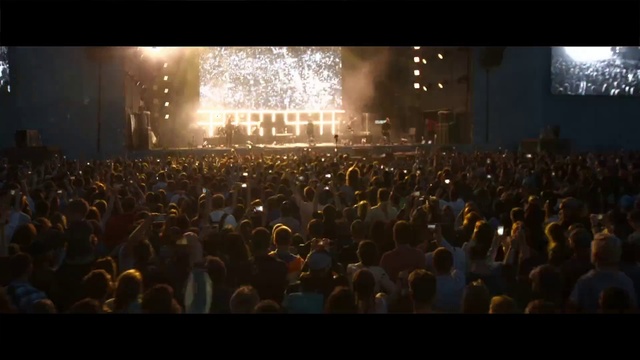 Video Reference: Crowd, People, Audience, Performance, Entertainment, Rock concert, Event, Light, Concert, Public event