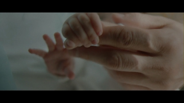 Video Reference: Finger, Hand, Skin, Nail, Close-up, Child, Arm, Joint, Thumb, Baby
