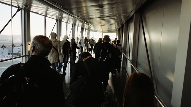 Video Reference: transport, public transport, passenger, vehicle, crowd