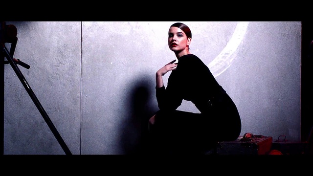 Video Reference: Sitting, Fashion, Photography, Flash photography, Headgear, Photo shoot, Suit, Model, Formal wear, Black hair