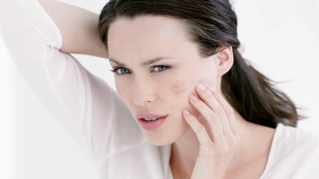 Video Reference: Face, Hair, Skin, Eyebrow, Forehead, Chin, Cheek, Lip, Nose, Beauty, Person