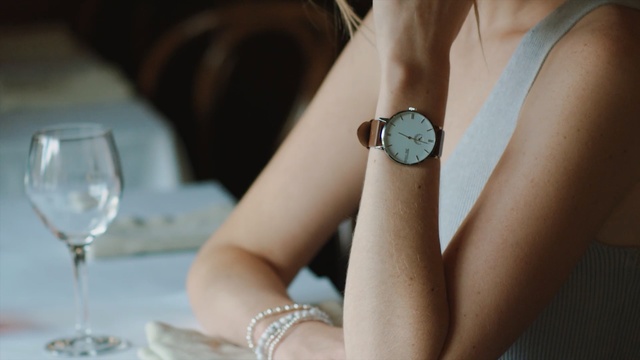 Video Reference: jewellery, ring, fashion accessory, hand, girl, stemware, arm, finger, nail