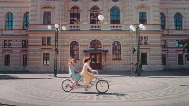 Video Reference: Bicycle, Vehicle, Mode of transport, Recreation, Bicycle accessory