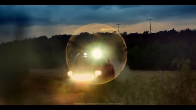 Video Reference: Sky, Nature, Light, Atmosphere, Atmospheric phenomenon, Lens flare, Sunlight, Morning, Cloud, Mode of transport