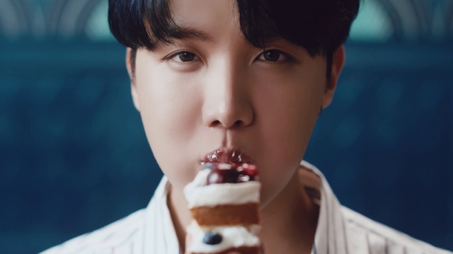 Video Reference: Face, Lip, Frozen dessert, Ice cream, Chin, Nose, Sweetness, Food, Dessert, Mouth