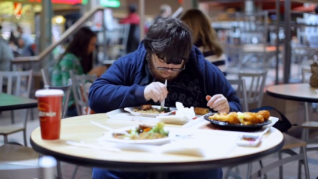 Video Reference: Meal, Food, Eating, Dish, Lunch, Cuisine, Restaurant, Junk food, À la carte food, Brunch