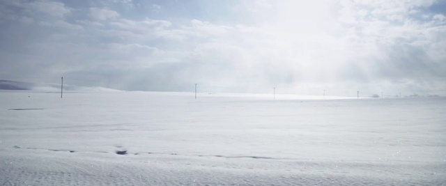 Video Reference: Sky, White, Atmospheric phenomenon, Horizon, Cloud, Sea, Winter, Ocean, Calm, Atmosphere