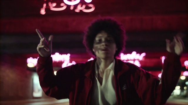 Video Reference: Organ, Purple, Fashion, Gesture, Music artist, Entertainment, Music, Performing arts, Magenta, Font
