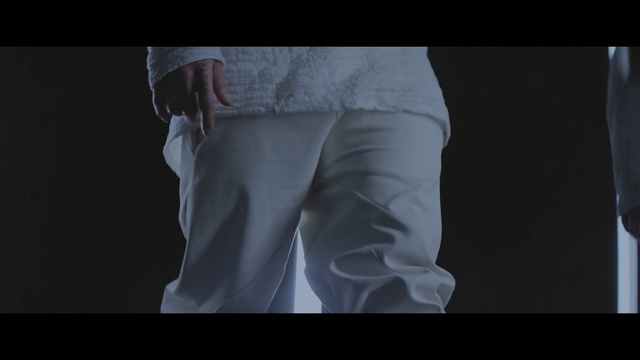 Video Reference: shoulder, joint, human, arm, darkness, muscle, screenshot, hand, girl, computer wallpaper