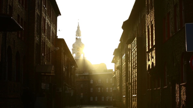 Video Reference: sky, city, urban area, light, town, metropolis, morning, building, atmosphere, evening