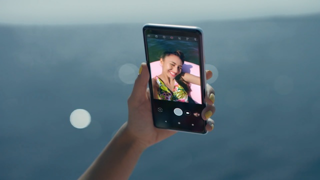 Video Reference: stereo, touch screen, mobile, phone, audio system, technology, communication, screen, hand, telephone