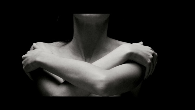 Video Reference: Sculpture, Still life photography, Joint, Art, Neck, Arm, Monochrome photography, Classical sculpture, Black-and-white, Shoulder