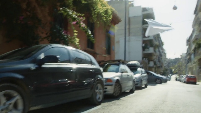 Video Reference: Land vehicle, Vehicle, Car, Mid-size car, Family car, Compact car, Automotive exterior, Traffic, Parking, City car