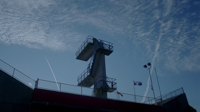 Video Reference: Sky, Cloud, Architecture, Tree, Vehicle, City, Public utility, Electricity