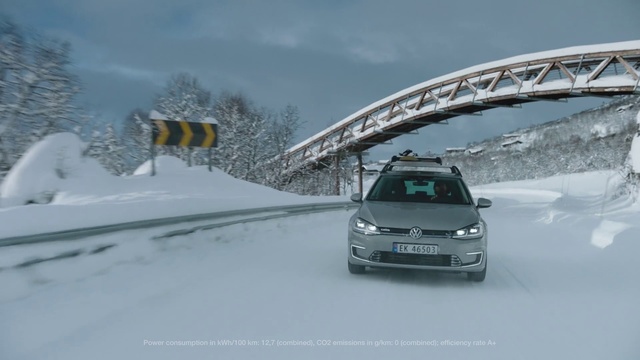 Video Reference: Land vehicle, Vehicle, Snow, Car, Winter, Mid-size car, Automotive exterior, Road, Freezing