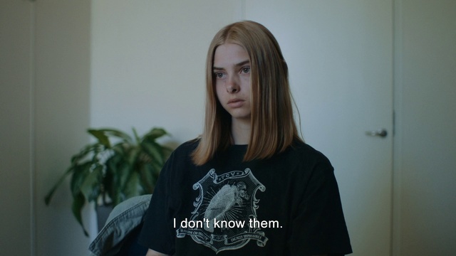 Video Reference: Hair, T-shirt, Hairstyle, Long hair, Shoulder, Blond, Black hair, Brown hair, Photography, Top