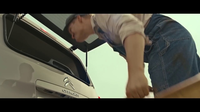 Video Reference: Vehicle door, Automotive exterior, Automotive design, Windshield, Glass, Automotive window part, Vehicle, Bumper, Auto part, Car