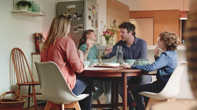 Video Reference: Conversation, Room, Table, Interior design, Furniture, Interaction, Sitting, Dining room, Event, Brunch