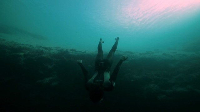 Video Reference: underwater diving, divemaster, scuba diving, underwater, freediving, sea, water, diving, aquanaut, marine biology