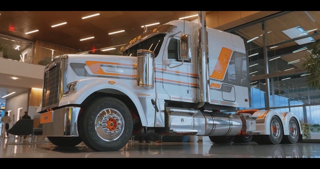 Video Reference: Land vehicle, Vehicle, Motor vehicle, Transport, Truck, Commercial vehicle, Car, Mode of transport, Bumper, trailer truck