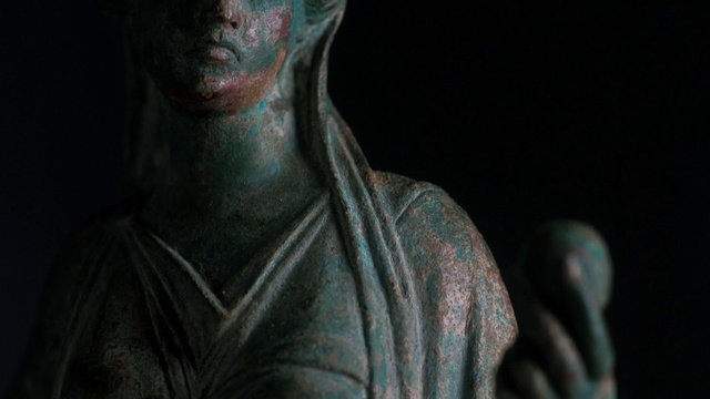 Video Reference: Darkness, Human, Fictional character, Fiction, Flesh, Neck, Cg artwork, Statue, Art