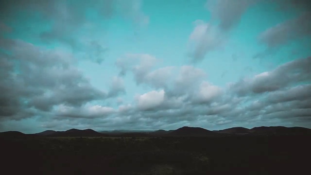 Video Reference: Sky, Cloud, Blue, Nature, Horizon, Daytime, Atmosphere, Cumulus, Ecoregion, Highland