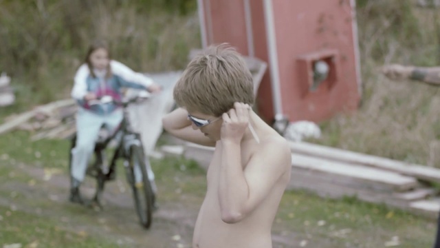 Video Reference: Photograph, Bicycle, Snapshot, Vehicle, Blond, Bicycle saddle, Recreation, Photography, Fun, Tree