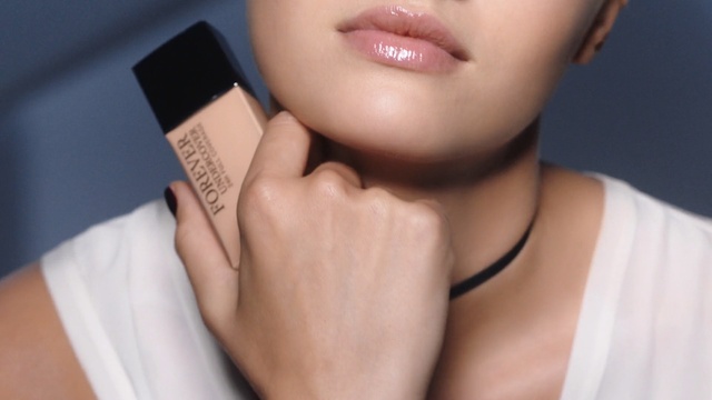 Video Reference: Face, Lip, Skin, Cheek, Chin, Eyebrow, Nose, Head, Beauty, Neck