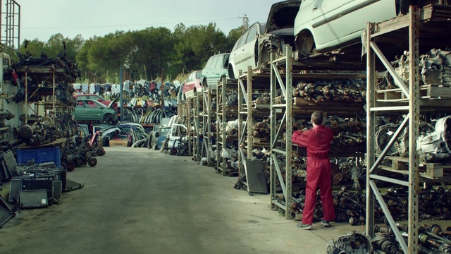 Video Reference: transport, vehicle, car, market, factory, marketplace