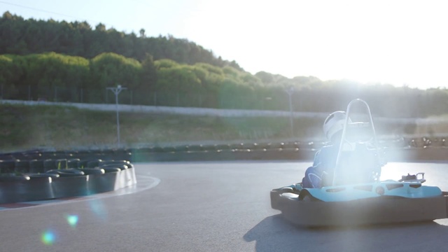 Video Reference: Water, Atmospheric phenomenon, Light, Water resources, Morning, Fountain, Mist, Vehicle, Reflection, Water feature