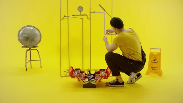 Video Reference: Yellow, Sitting, Art