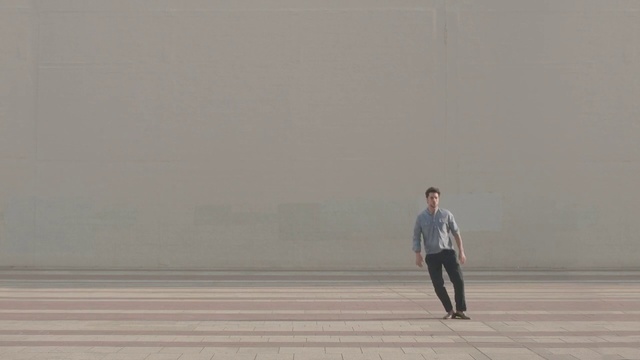 Video Reference: Atmospheric phenomenon, Standing, Haze, Fog, Floor, Sand