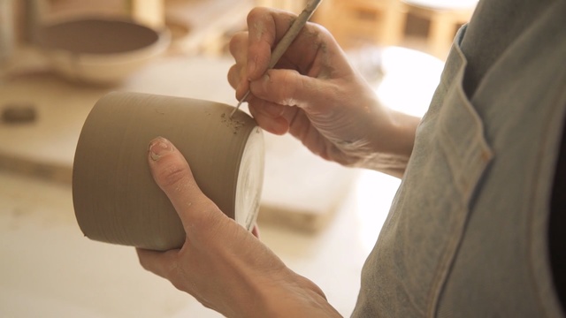 Video Reference: hand, finger, material