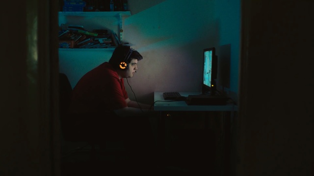 Video Reference: Light, Darkness, Screenshot, Room, Animation, Night, Photography, Digital compositing, Illustration, Fiction, Person