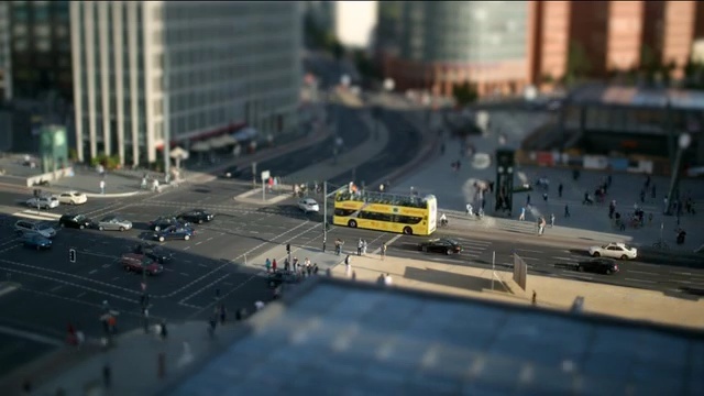 Video Reference: urban area, city, metropolis, metropolitan area, downtown