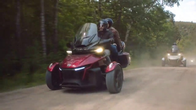 Video Reference: Land vehicle, Vehicle, All-terrain vehicle, Mode of transport, Motor vehicle, Grass, Automotive tire, Motorsport, Lawn, Car
