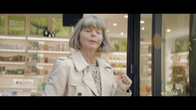 Video Reference: Blond, Snapshot, Human, Outerwear, Happy, Smile, Photography, Hair coloring